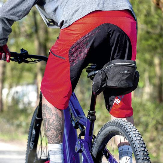 Klickfix geräumige und sportliche Tasche – für Sattelstützen Ø 25–32 mm Speichern exportieren