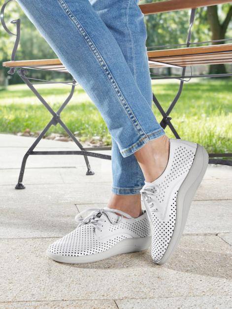 Naturläufer Schnürschuh mit Perforation Artikelnummer: 1827118 Räumungsverkauf