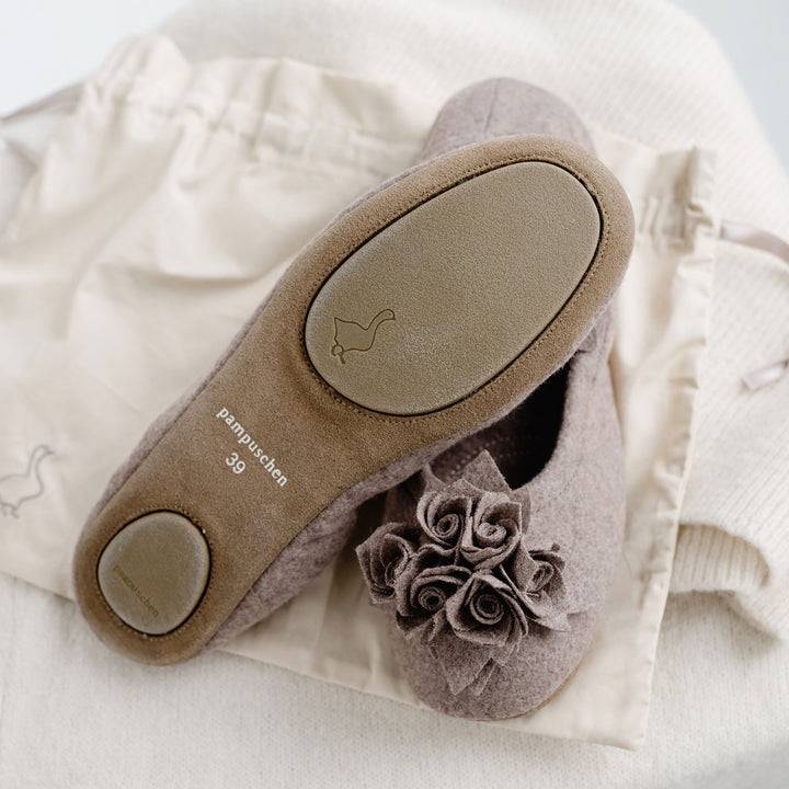 Pampuschen Grace wool trüffel 50% Rabatt mit kostenlosem Versand