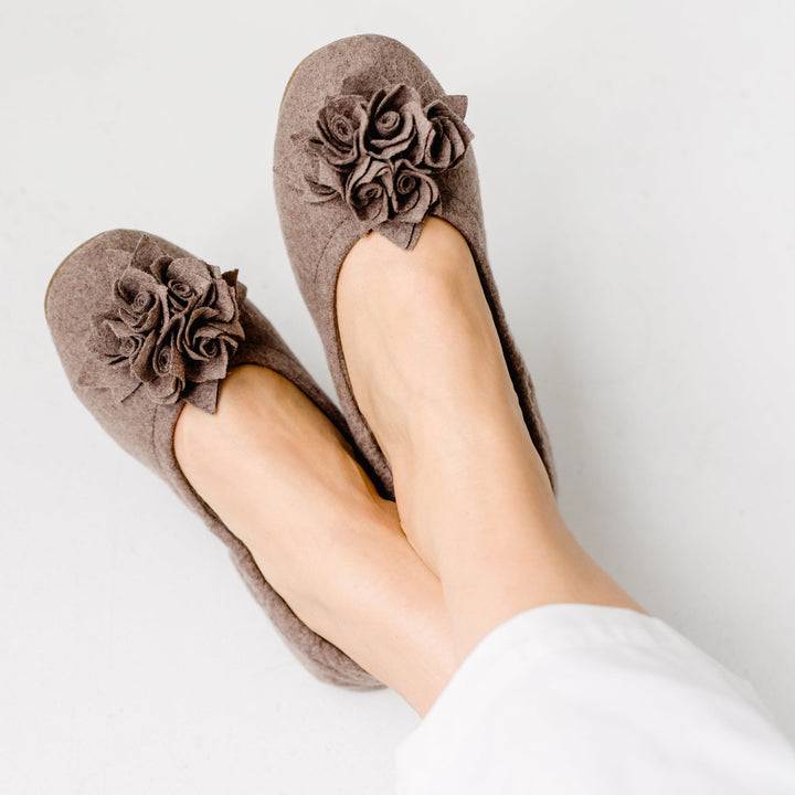 Pampuschen Grace wool trüffel 50% Rabatt mit kostenlosem Versand
