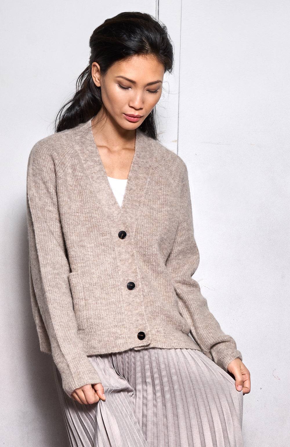 Spoon Golf Short V-Neck Knit Cardigan