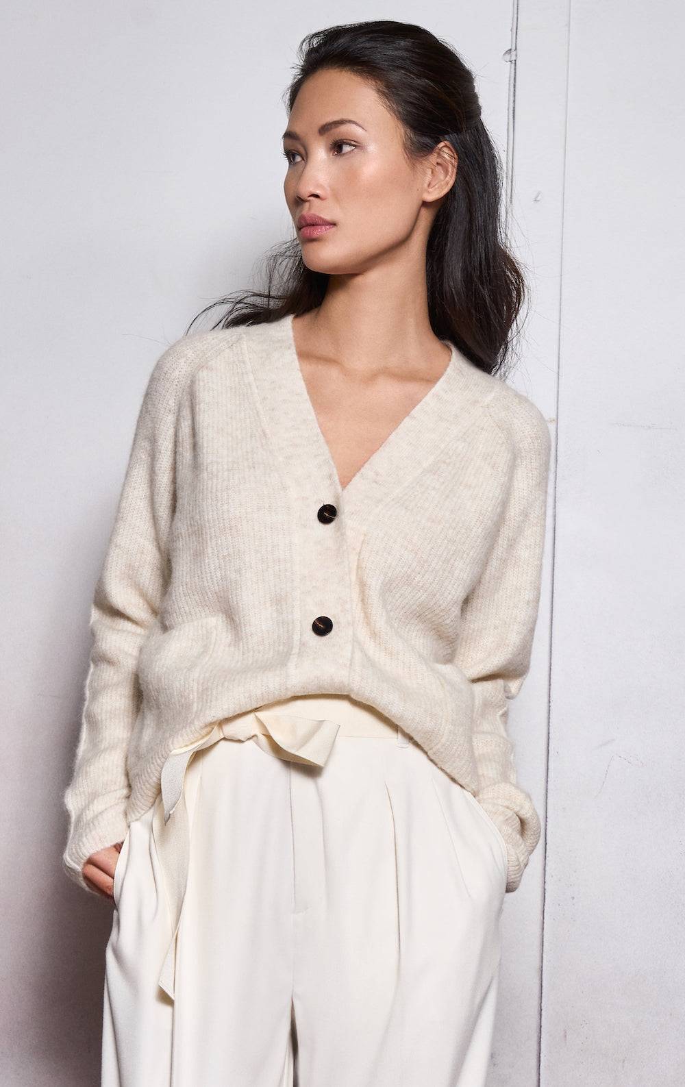 Spoon Golf Short V-Neck Knit Cardigan