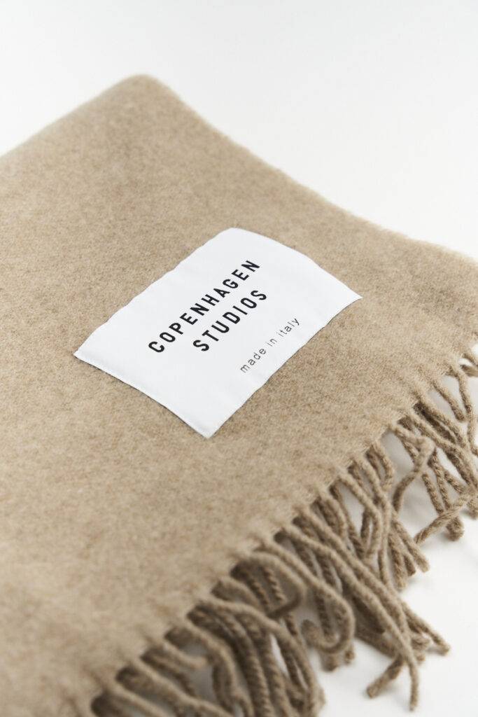 Studio Copenhagen CPH SHAWL 6 wool mix camel Begrenzte Freigabe