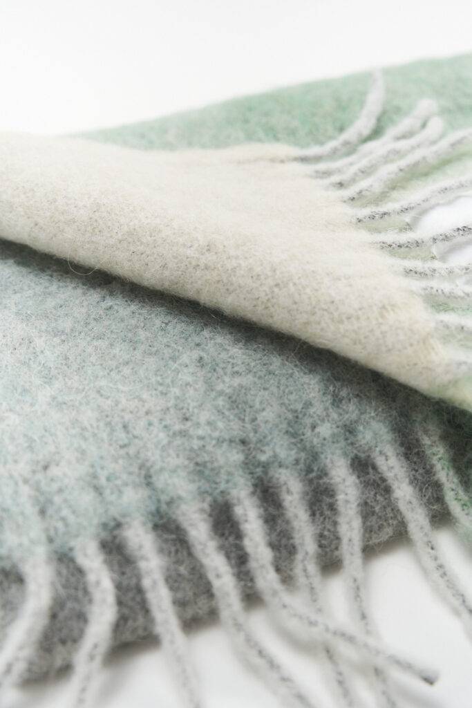 Studio Copenhagen CPH SHAWL 4 wool mix jade green Im Verkauf