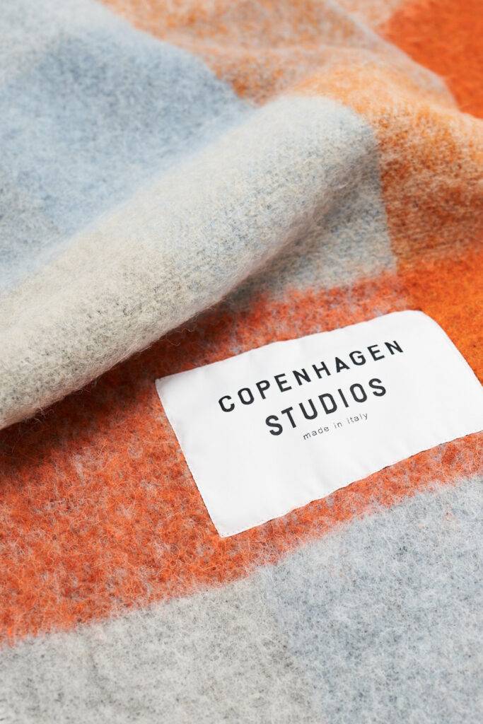 Studio Copenhagen CPH SHAWL 2 wool mix blue/orange zollfrei