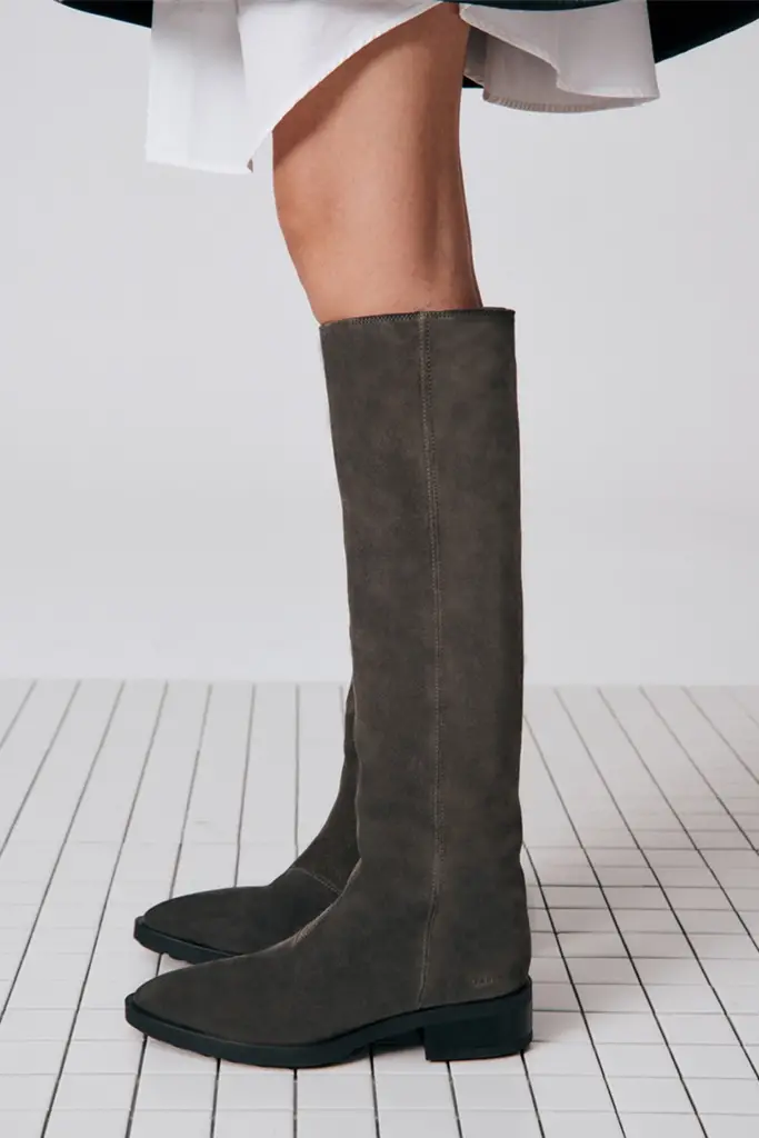 Studio Copenhagen CPH323 suede off black Osterangebot