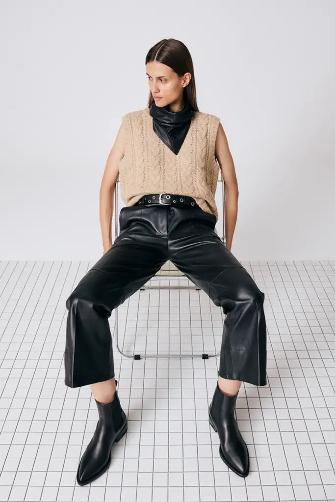Studio Copenhagen CPH326 leather black Zeitlich begrenztes Angebot